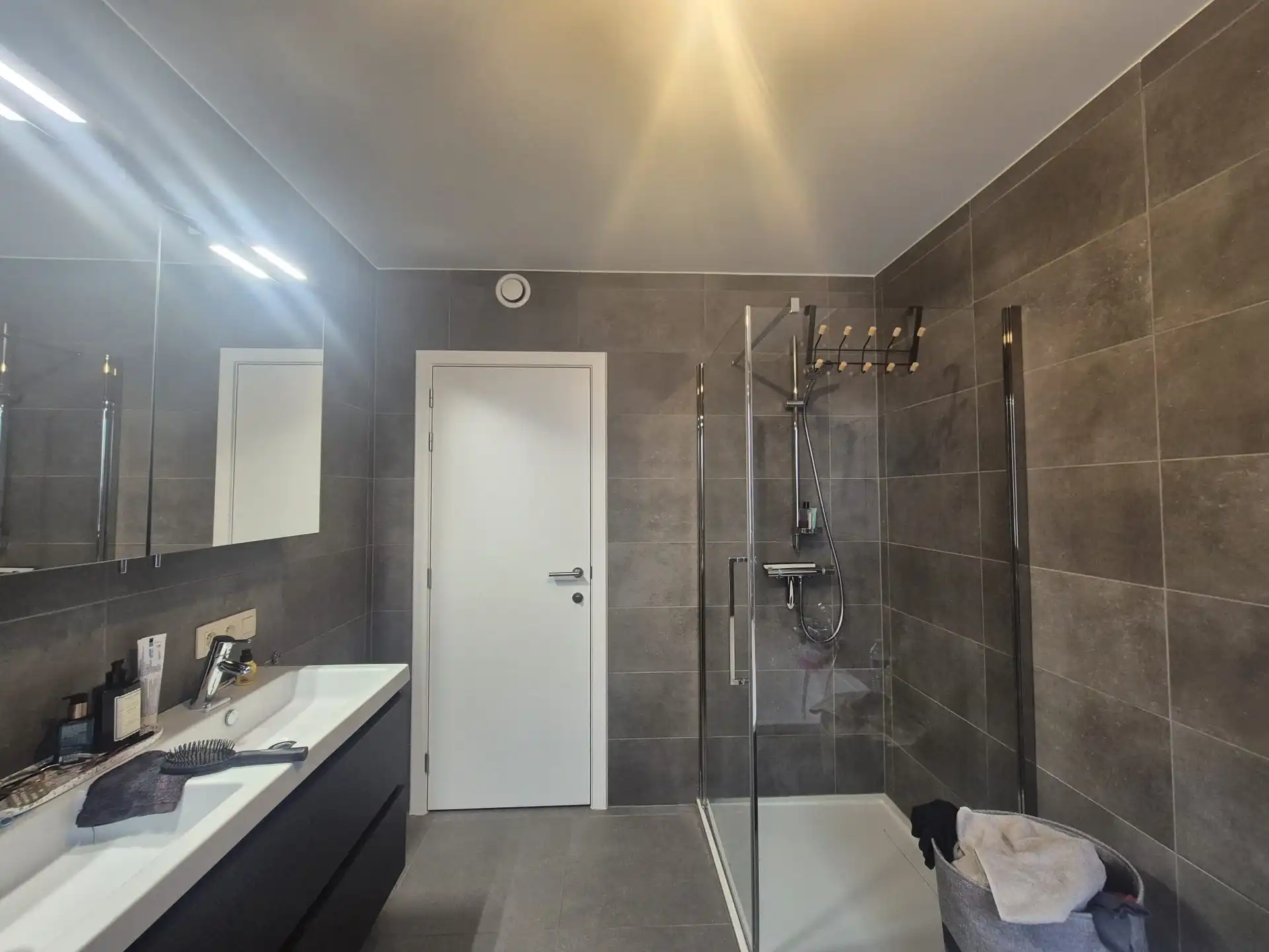 Recent appartement met 2 slaapkamers in centrum Wetteren.  foto 24