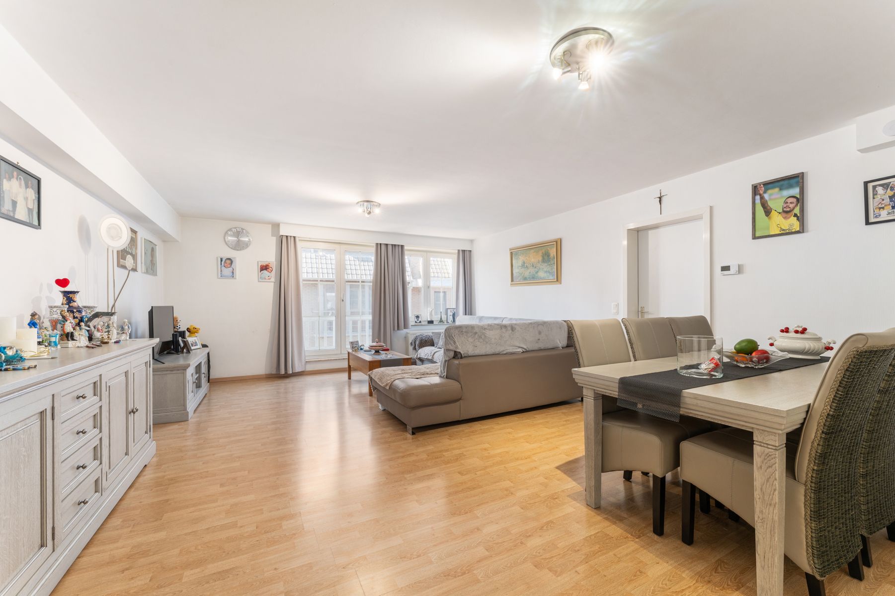 Ruim drieslaapkamerappartement in volle centrum foto 2