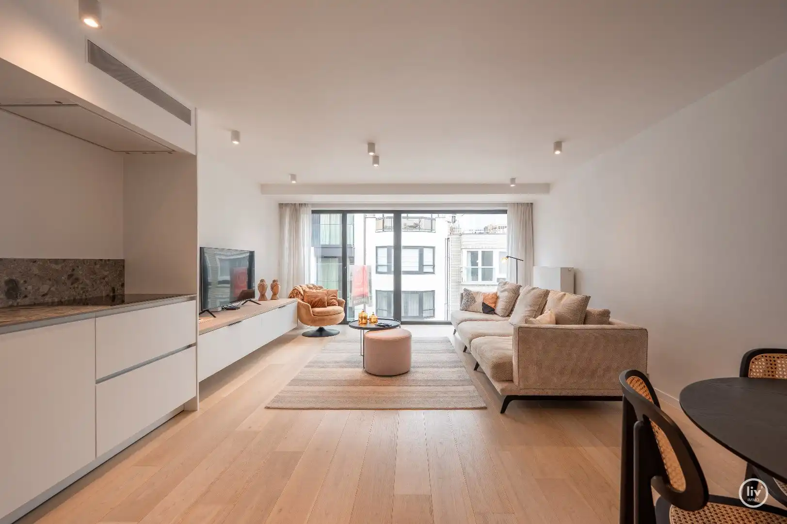 Prachtig gerenoveerd 2-slaapkamerappartement op toplocatie in Knokke foto 4