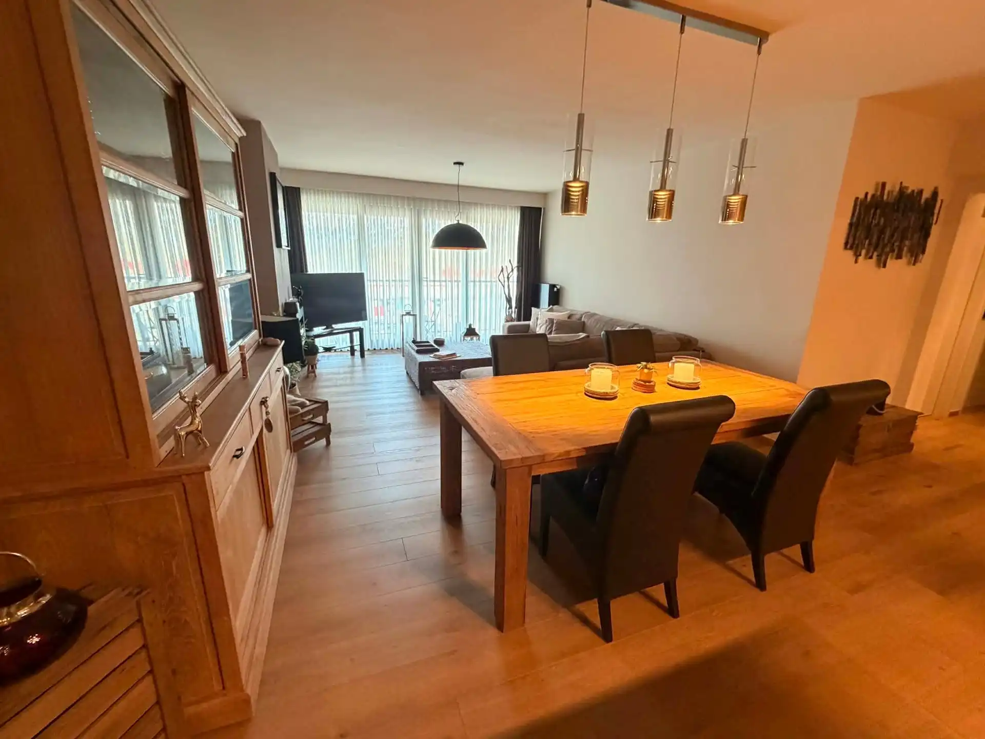 Stijlvol gerenoveerd appartement met terras nabij de vijver in Wemmel foto 4