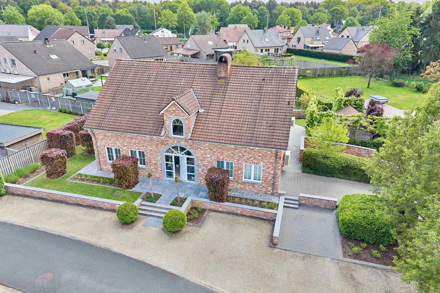 Kwaliteitsvolle woning met zuidgerichte tuin te Dilsen-Stokkem foto 28