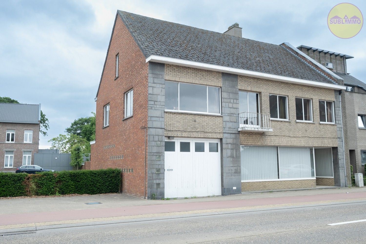 Op te frissen handelswoning met 5 slaapkamers te Tessenderlo-Ham foto 2