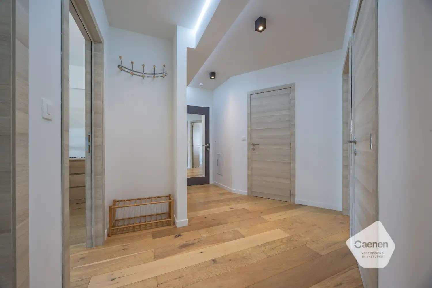 Gerenoveerd drie slaapkamer appartement op centrale ligging foto 12