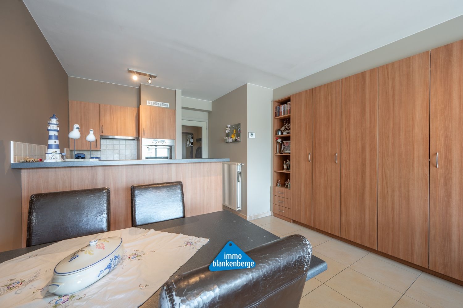 Instapklaar 1-slaapkamerappartement op topligging vlak bij de zeedijk foto 6