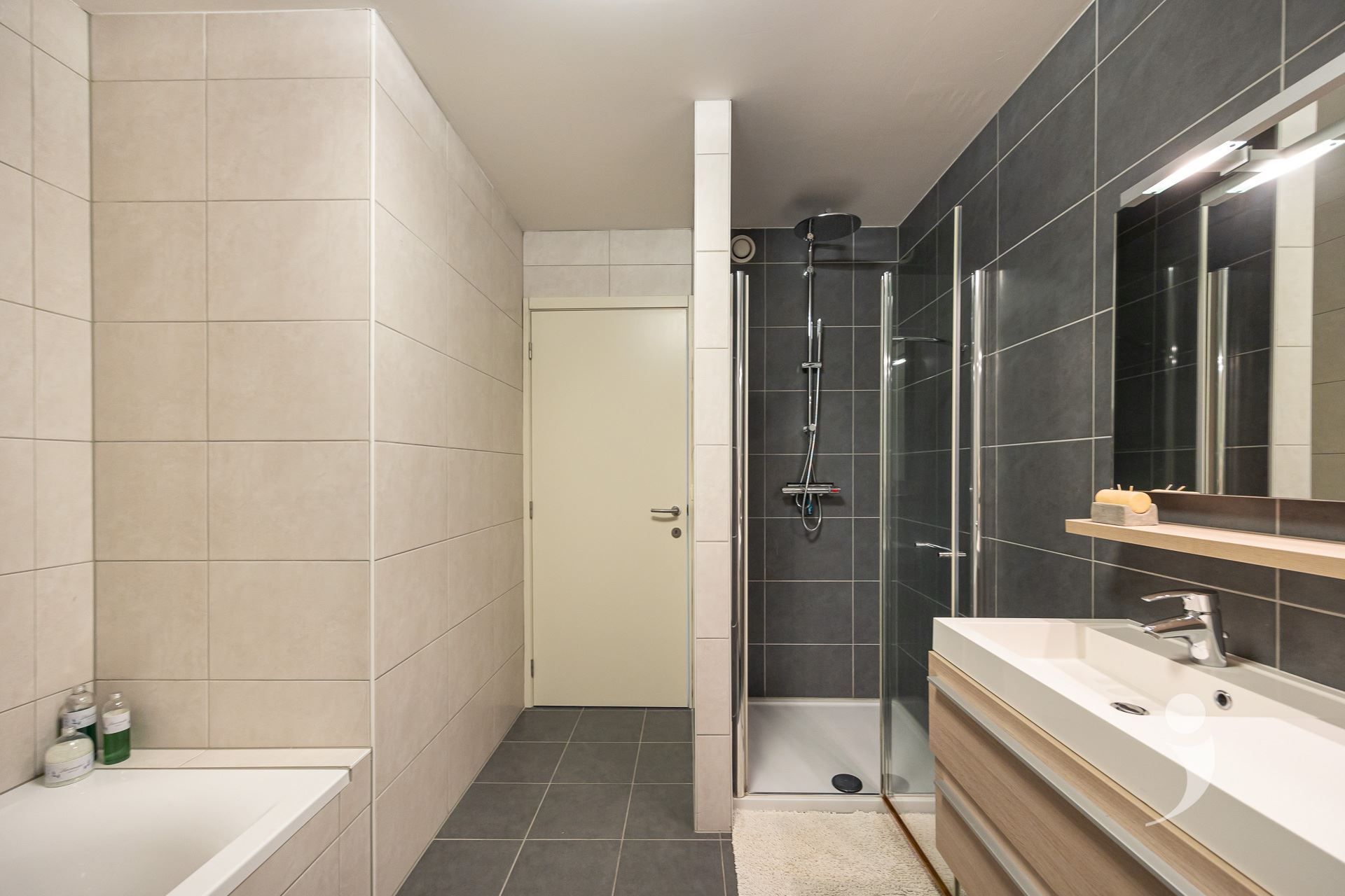 Luxueuze penthouse met ruim terras foto 11