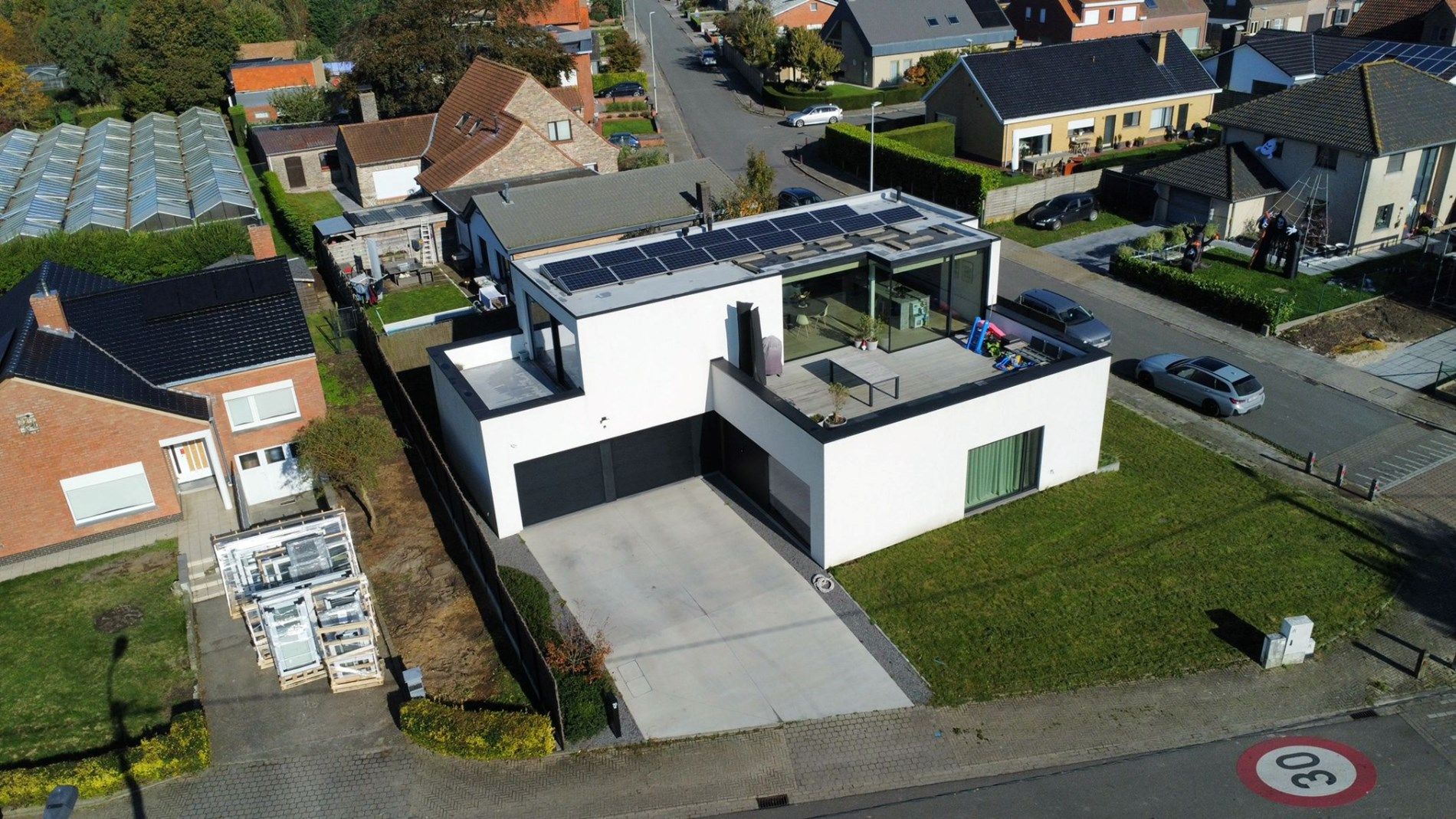 LUXE VILLA MET SCHITTERENDE VERGEZICHTEN IN RUSTIGE WOONWIJK TE OUDENBURG foto {{pictureIndex}}