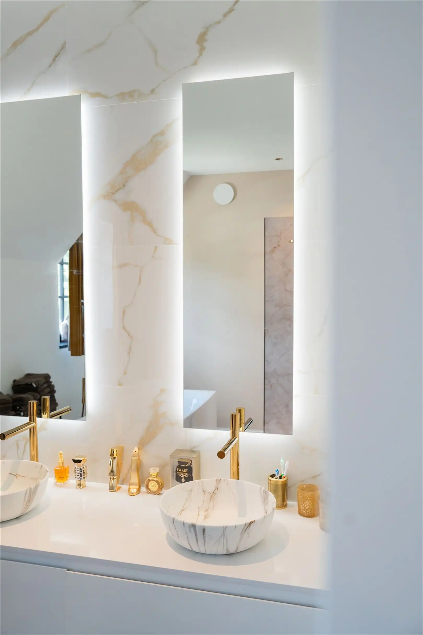 Prachtige woning met tuin en zwembad. foto 13