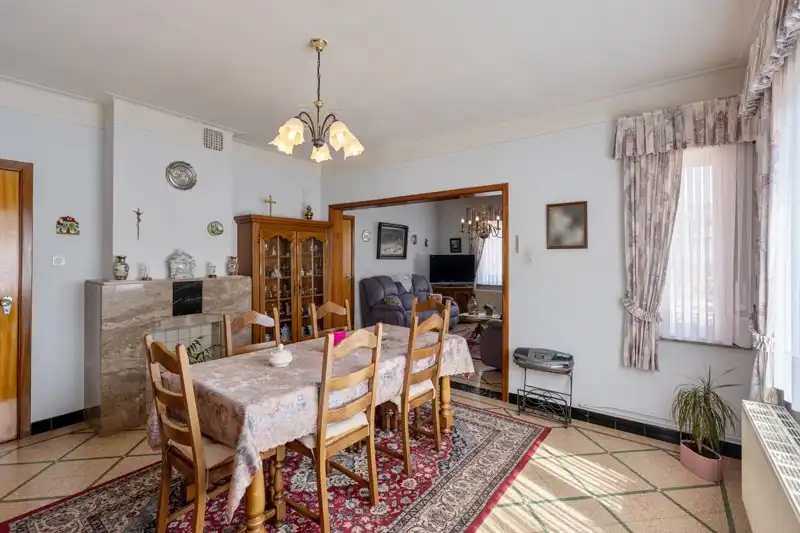 Verzorgde woning met onderhoudsvriendelijke tuin op 2are 55ca en gelegen in het centrum van Kortenaken foto 9