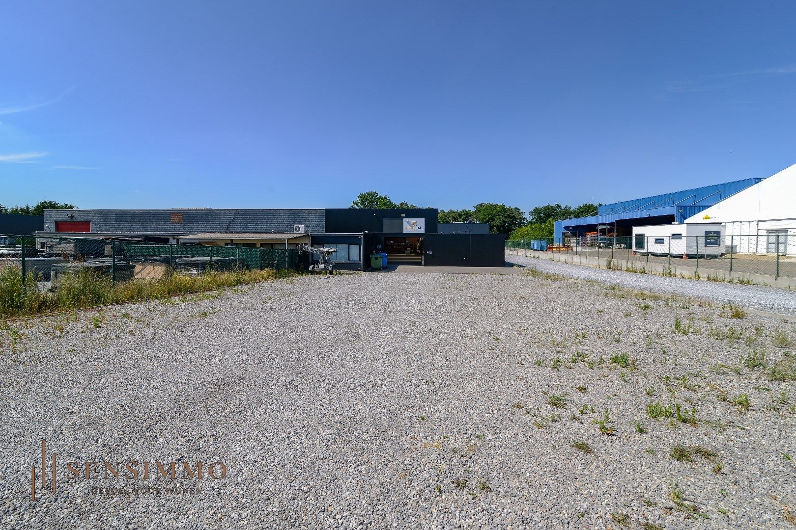 Ruime loods, geschikt voor vrachtwagengarage, op industriezone in Houthalen-Helchteren foto 21