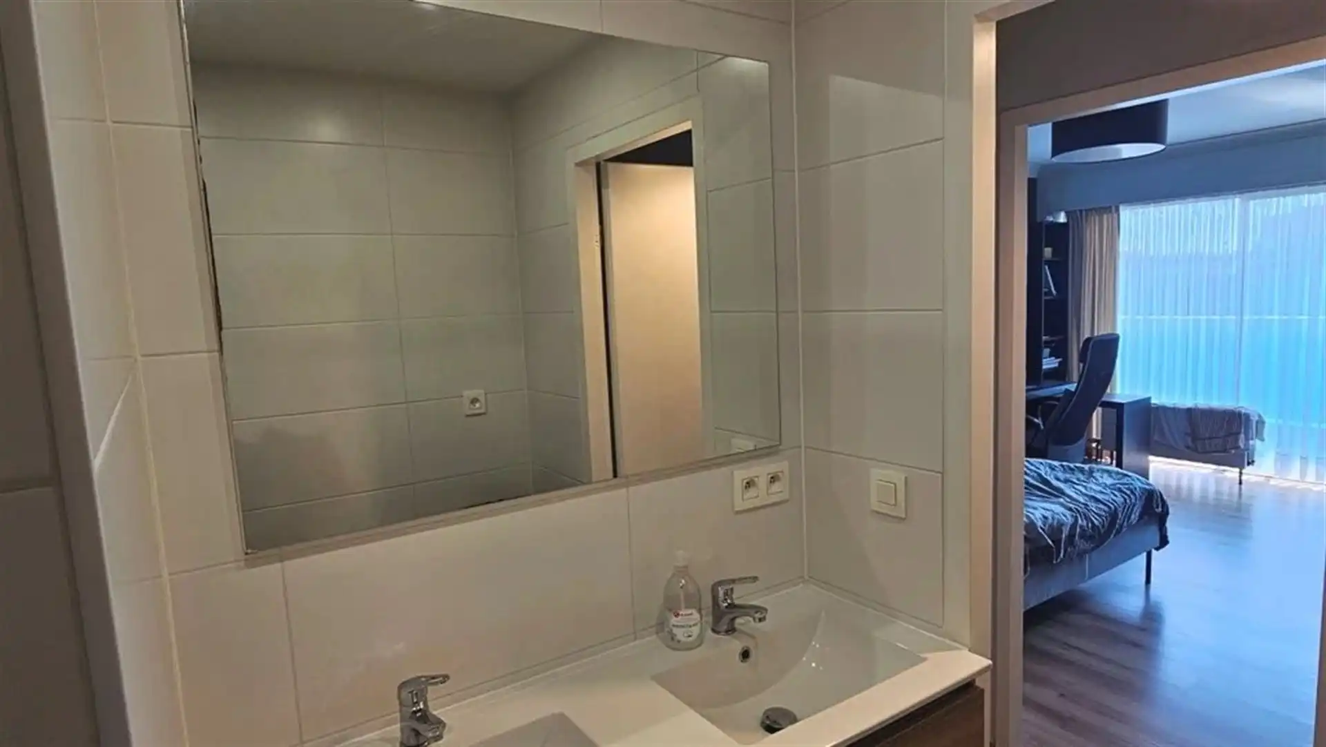 Instapklaar appartement met 2 + 1 slaapkamers. foto 8