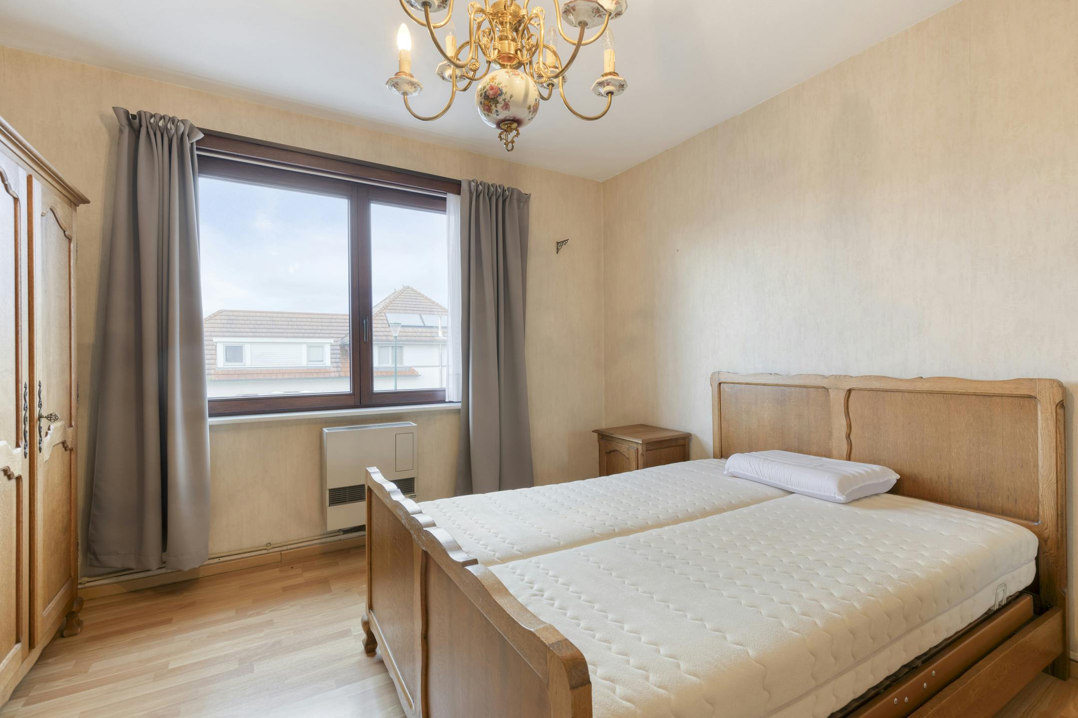 Woning met 3 slaapkamers, garage en tuin te koop. foto 19