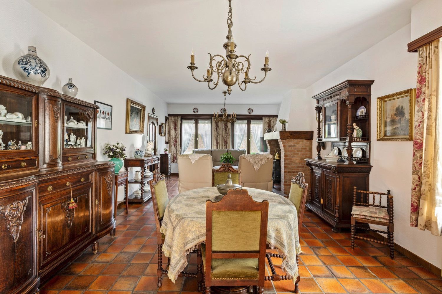 OPEN BEBOUWING MET GARAGE EN TUIN OP GOEDE LOCATIE! foto 6