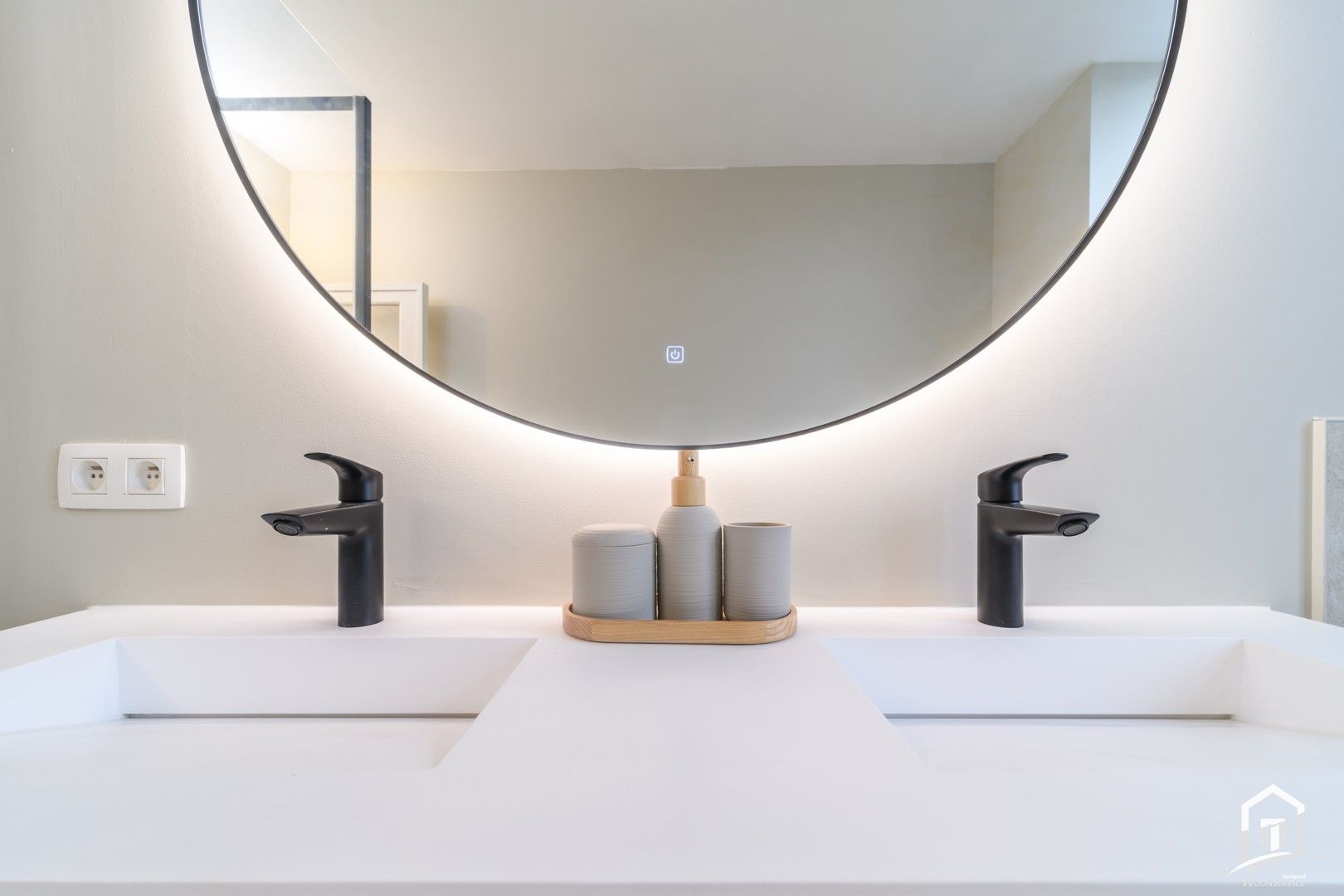 Exclusief gerenoveerde burgerwoning foto 17