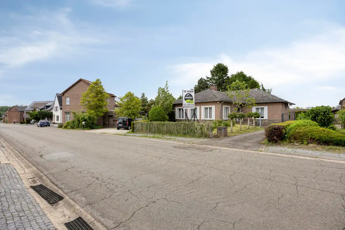 GELIJKVLOERSE WONING MET 3 SLK op 17A89CA NABIJ CENTRUM BILZEN. foto 40