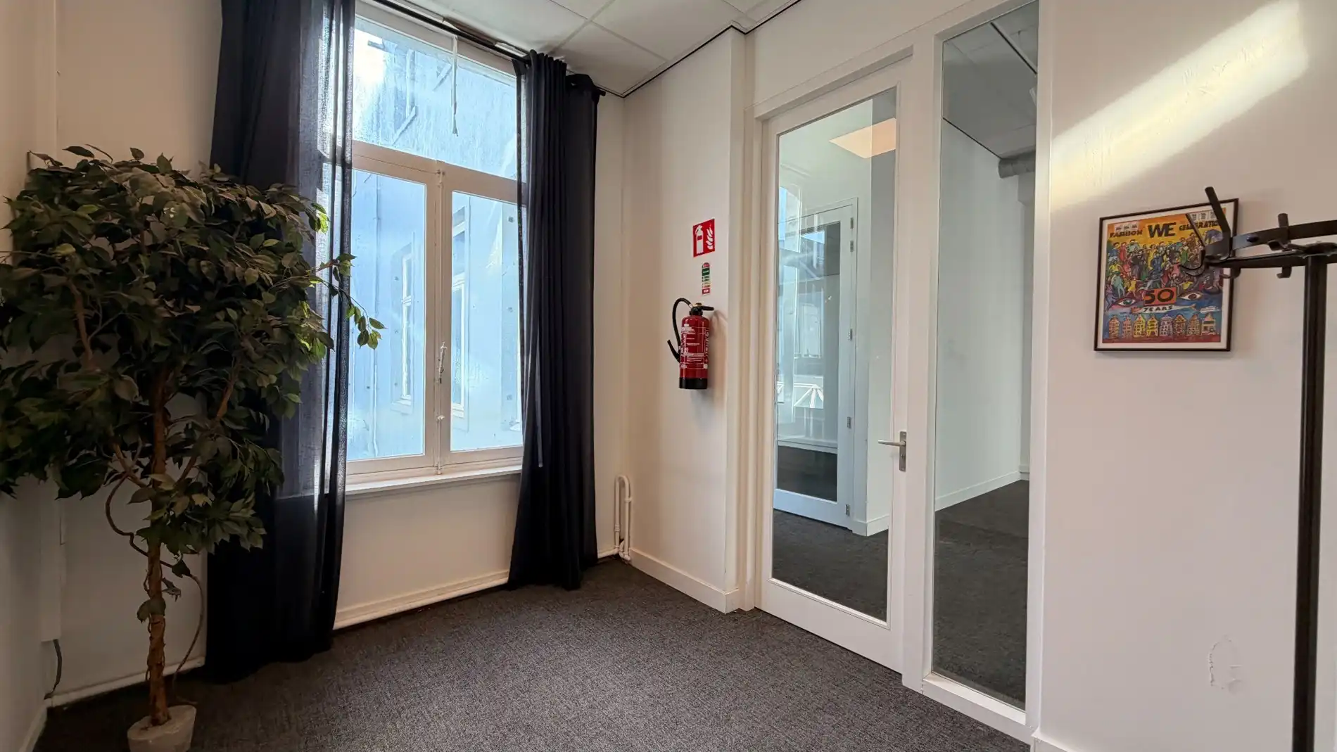 Instapklare kantoren te huur in herenhuis aan de Meir in Antwerpen foto 8