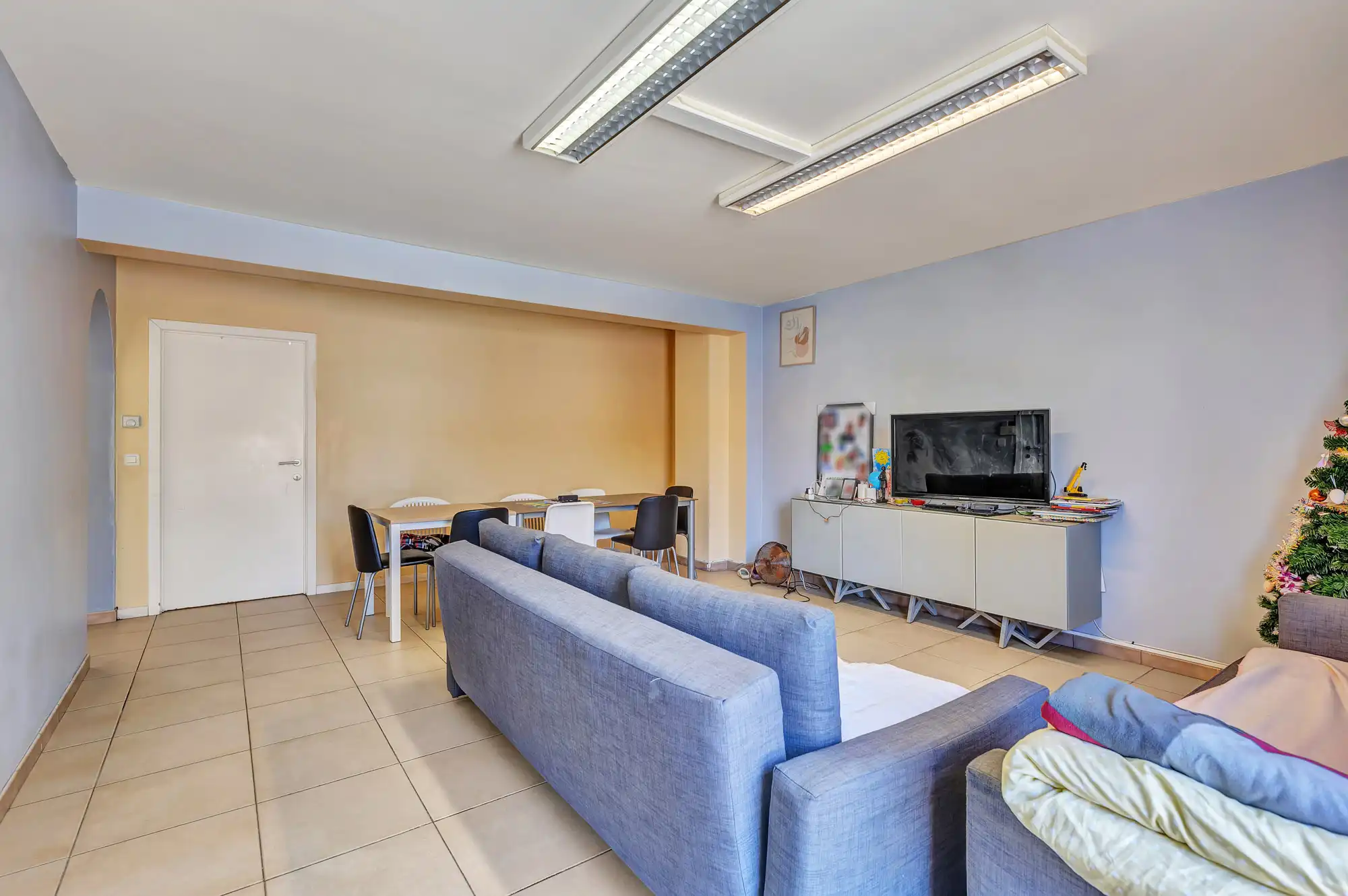 Commercieel gelijkvloers met ruim appartement foto 15