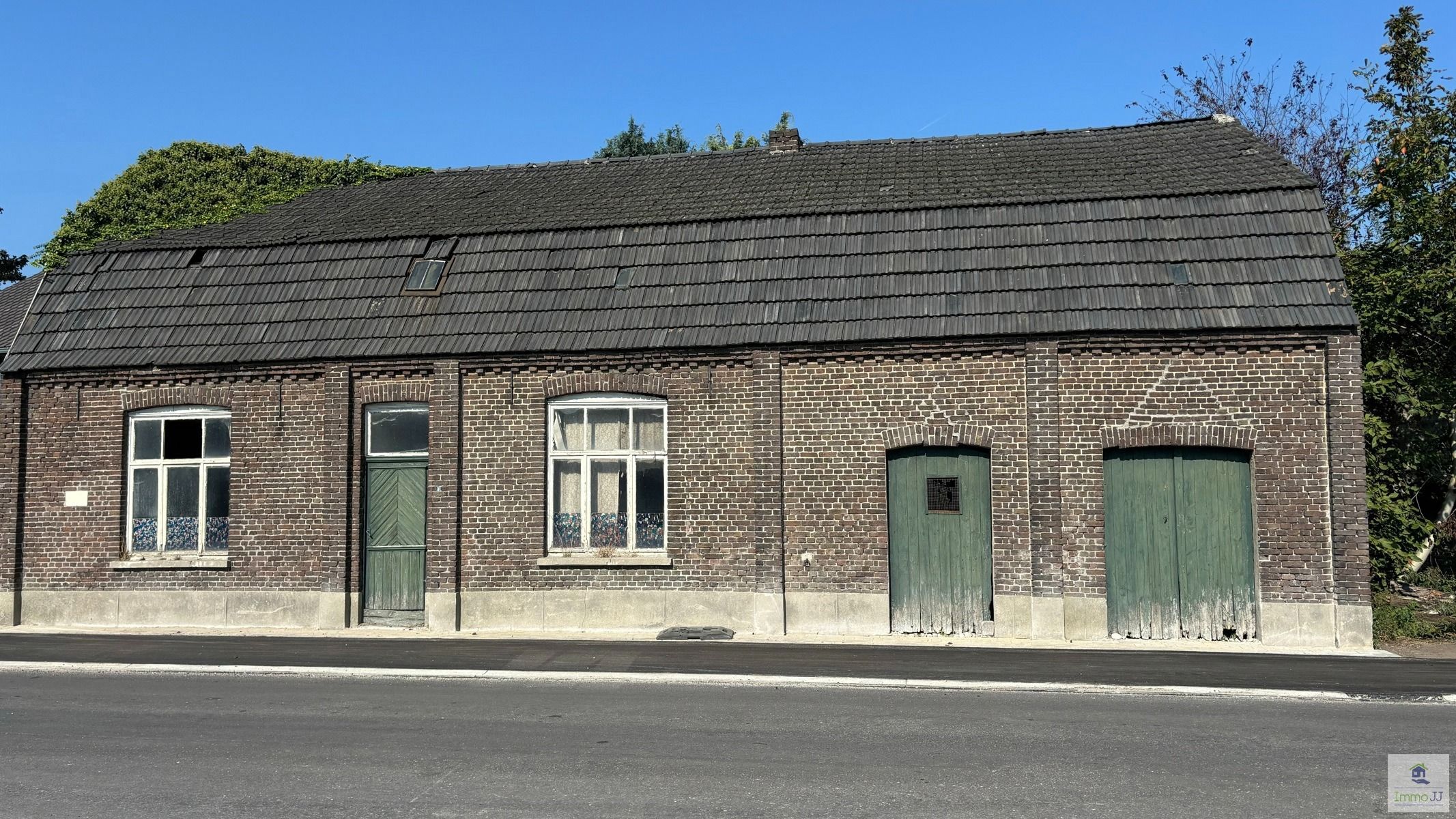 Hoofdfoto van de publicatie: Te renoveren hoeve met weiland