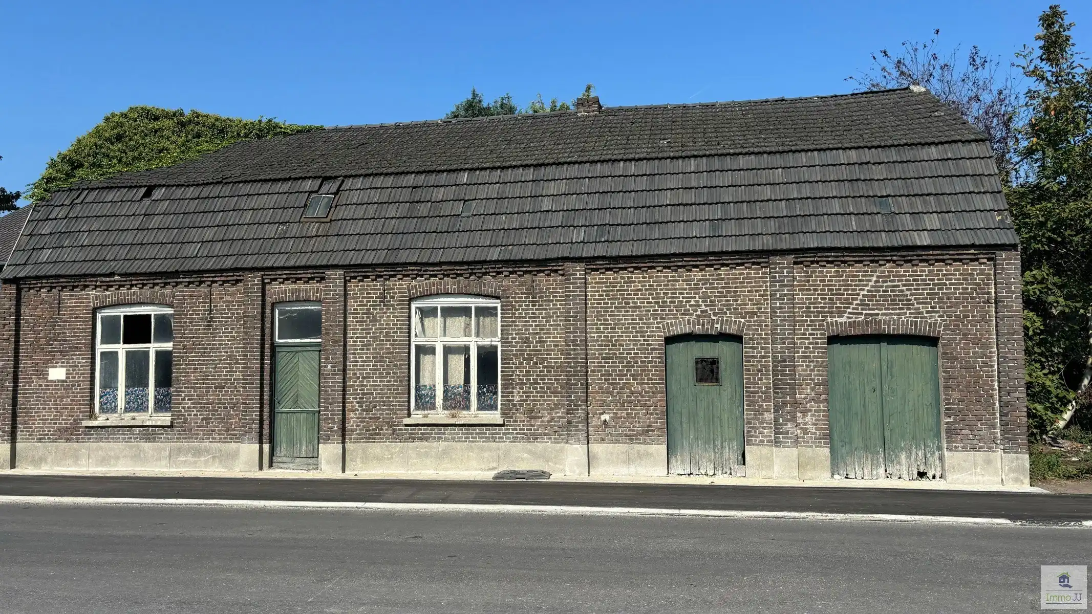 Hoofdfoto van de publicatie: Te renoveren hoeve met weiland