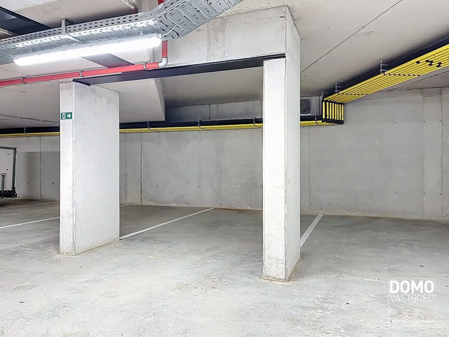 RUIM TWEE SLAAPKAMER APPARTEMENT MET TERRAS, LIFT EN AUTOSTANDPLAATS IN CENTRUM KERMT foto 14