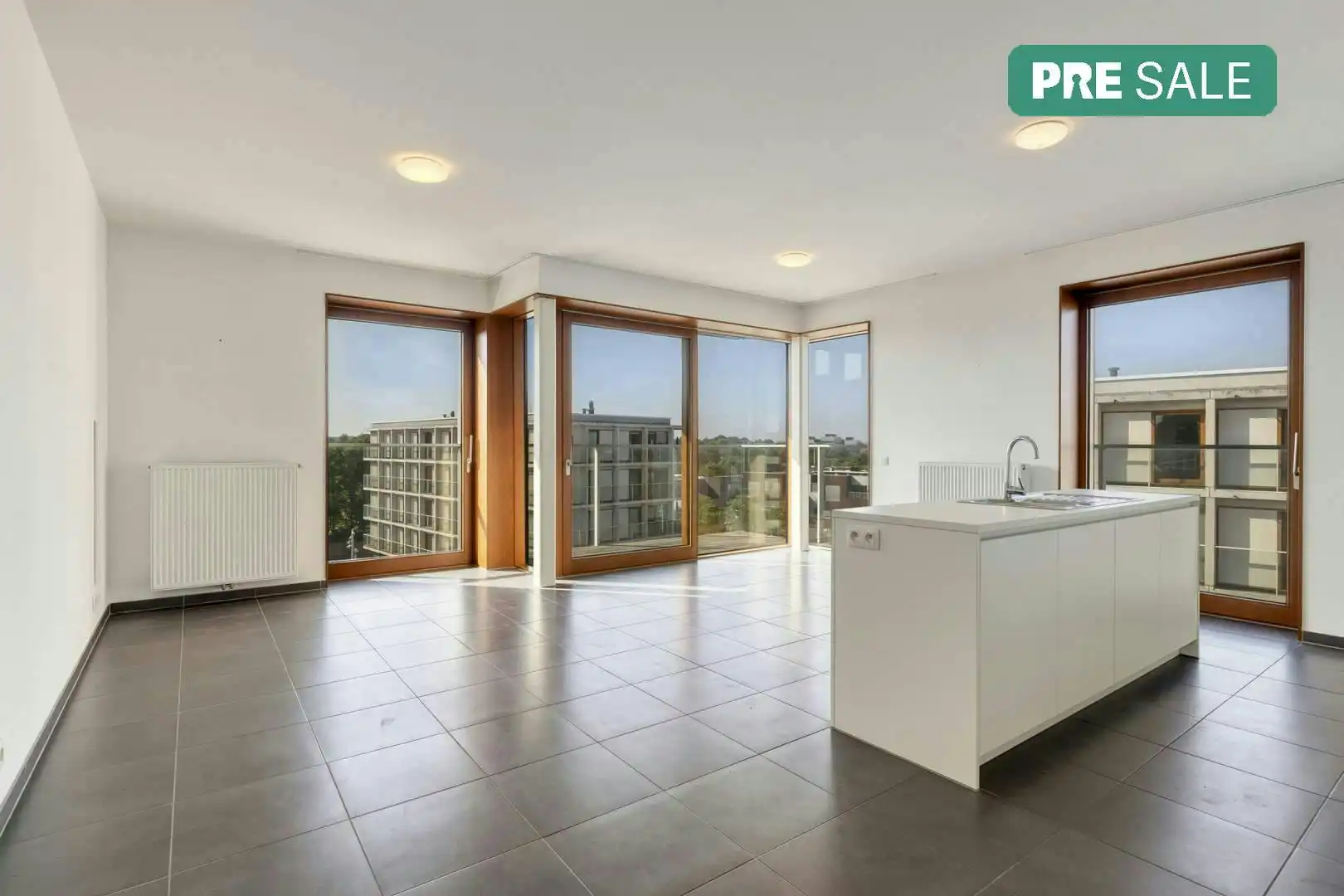 Recent appartement te koop op topligging in Waregem foto {{pictureIndex}}