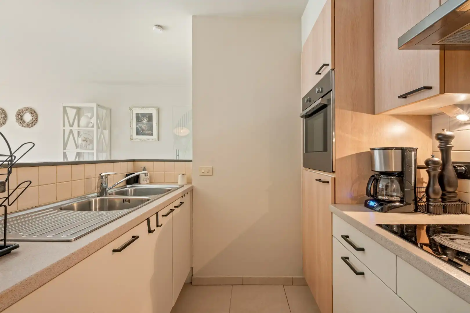 Verzorgd appartement met 2 slaapkamers, balkon, garage en berging in Menen-centrum foto 10