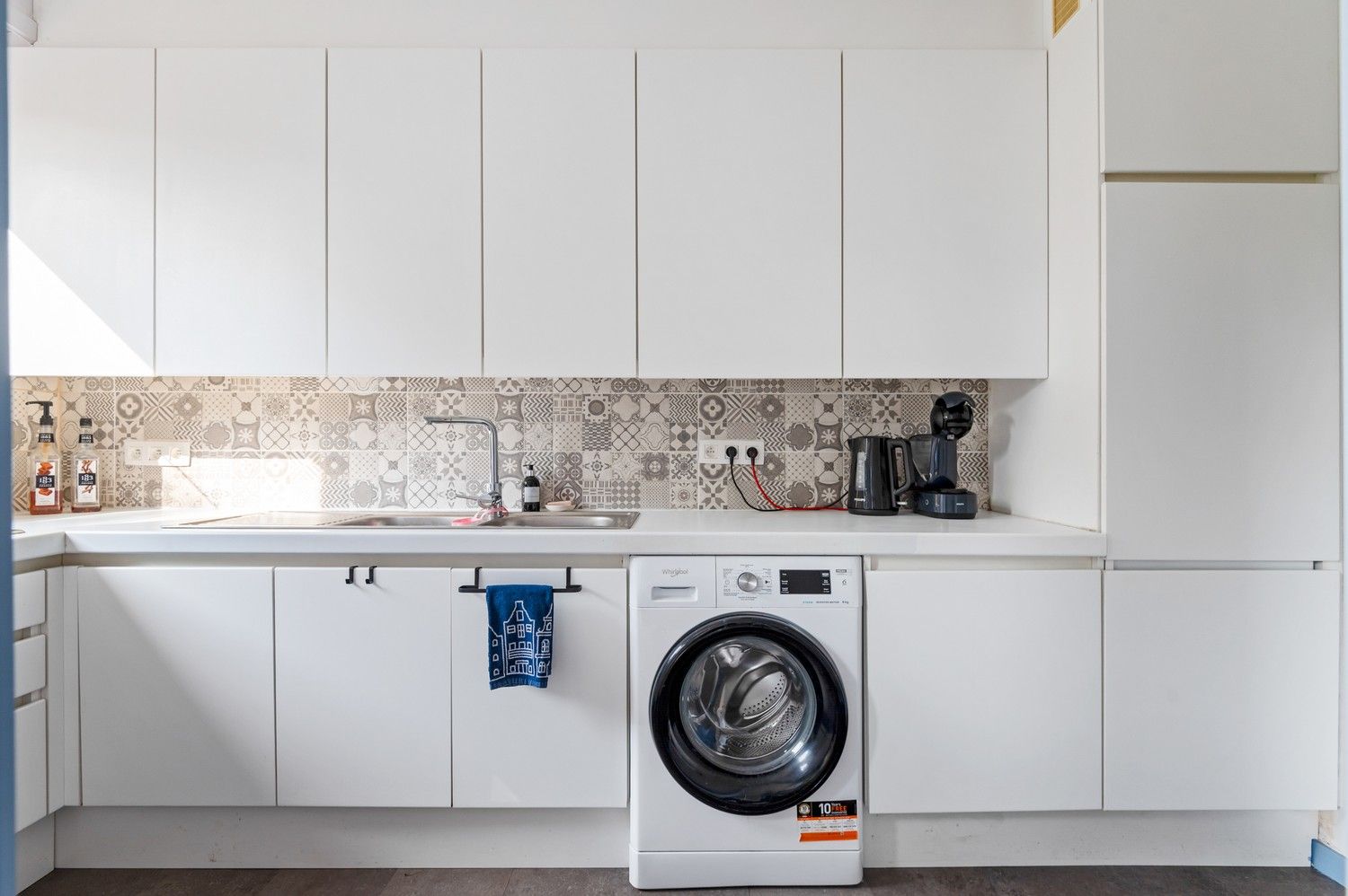 2 slaapkamer appartement met een terras in kleinschalig gebouw in Deurne! foto 6