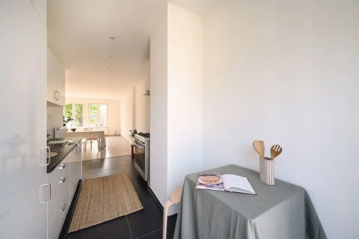 Ruim en lichtrijk appartement te Merksem foto 12