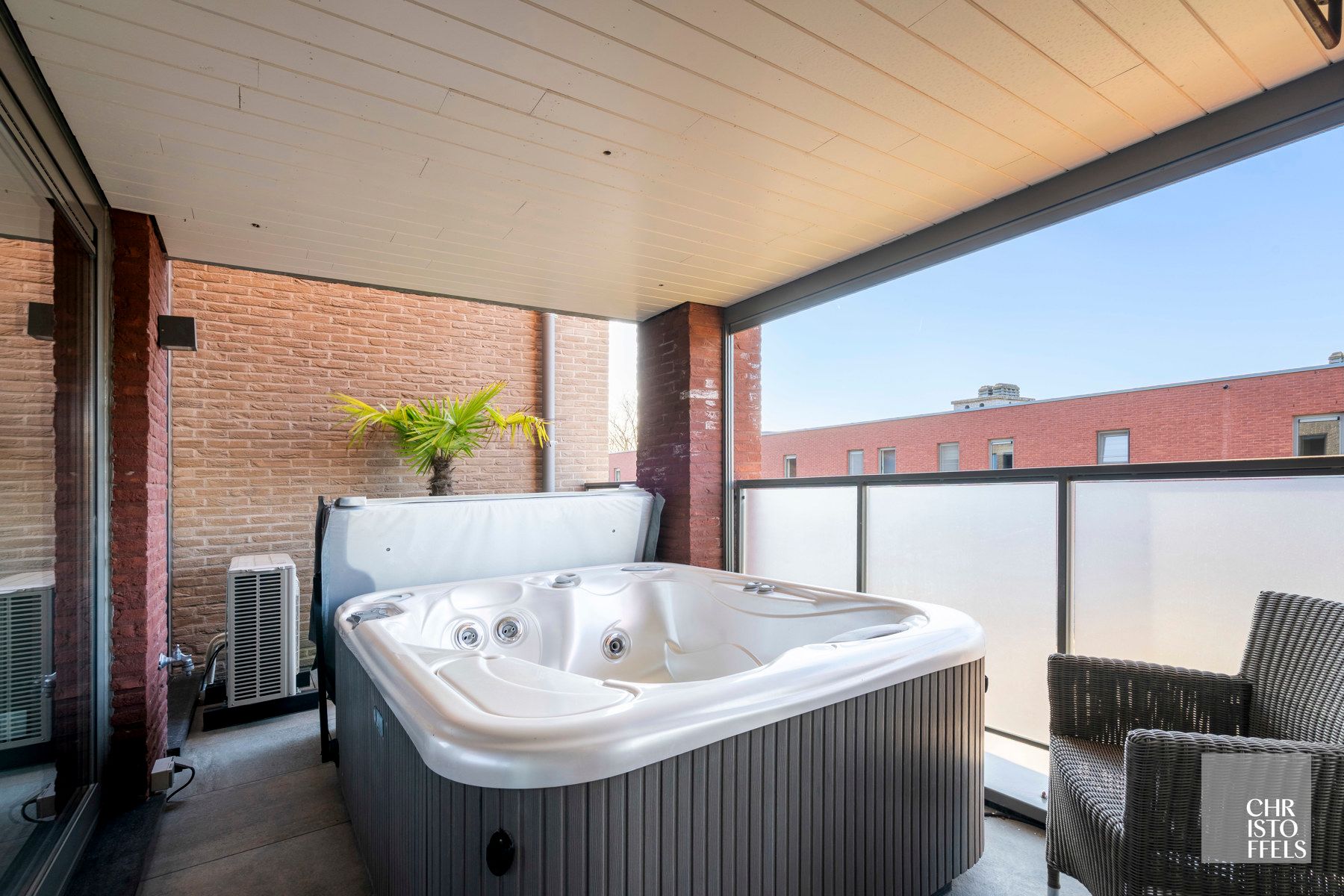Luxe penthouse van 239m² met 34m² terrassen in hartje Zutendaal! foto 10