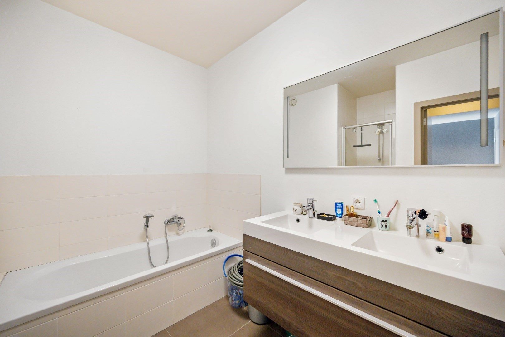 Gelijkvloers appartement met tuin nabij het centrum van Jabbeke foto 6