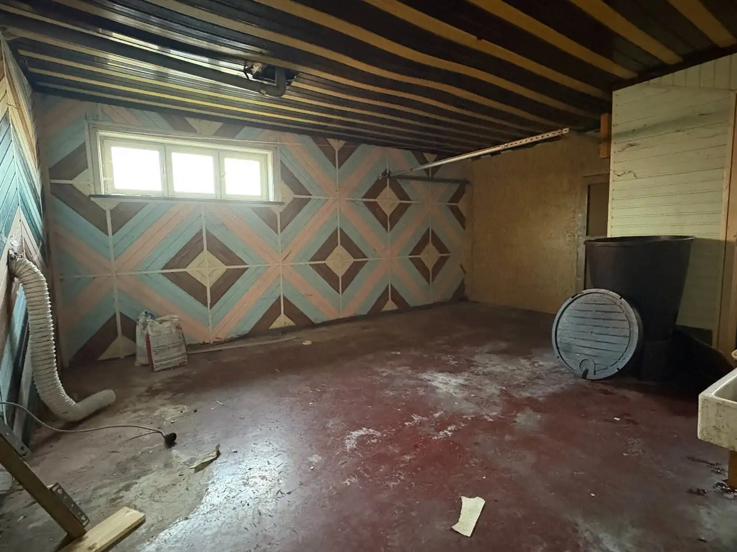 Gelijkvloerse woning op 537 m² met oprit, garage en 5 kamers foto 17