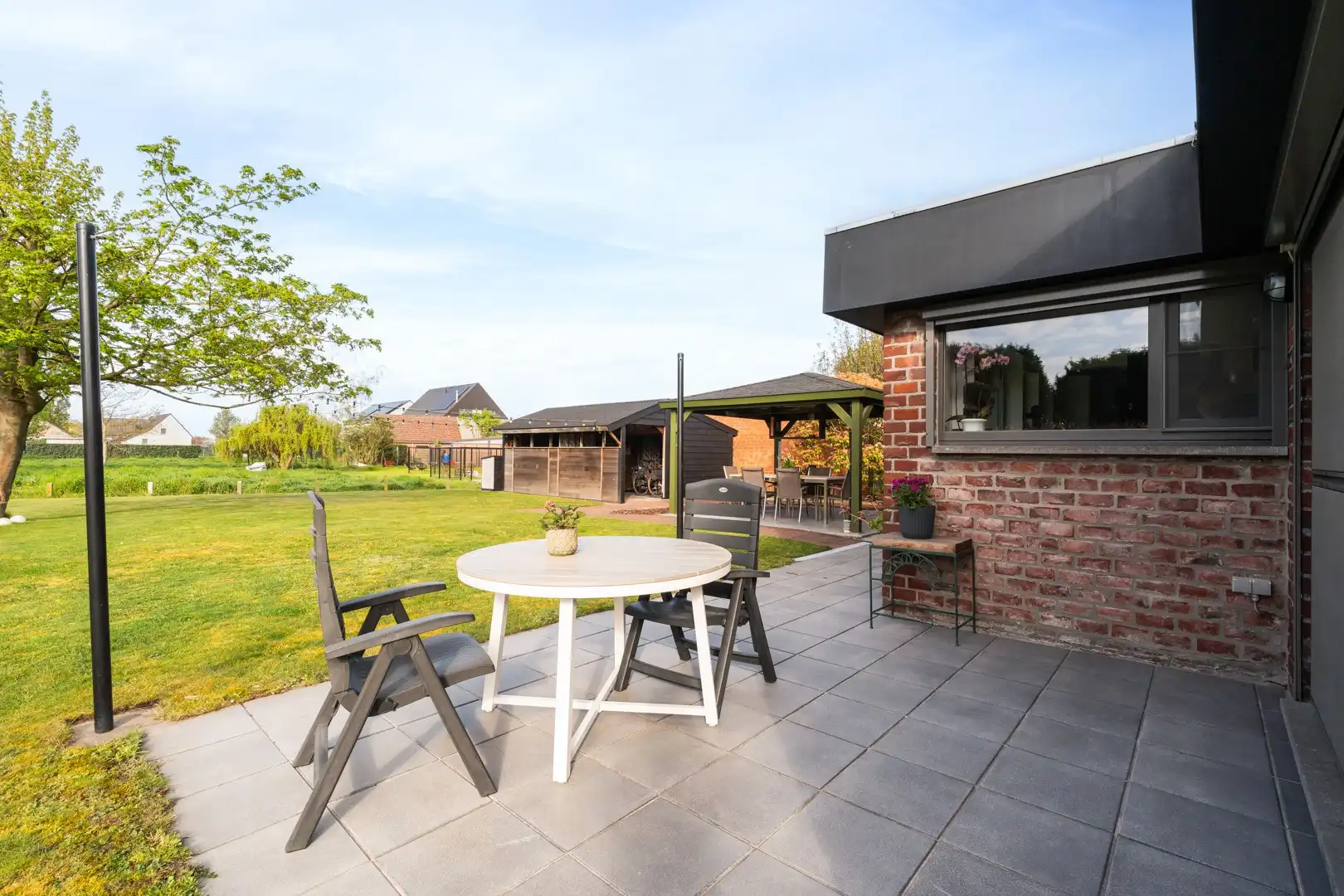 Instapklare vrijstaande villa op een mooi perceel van 844 m² foto 3