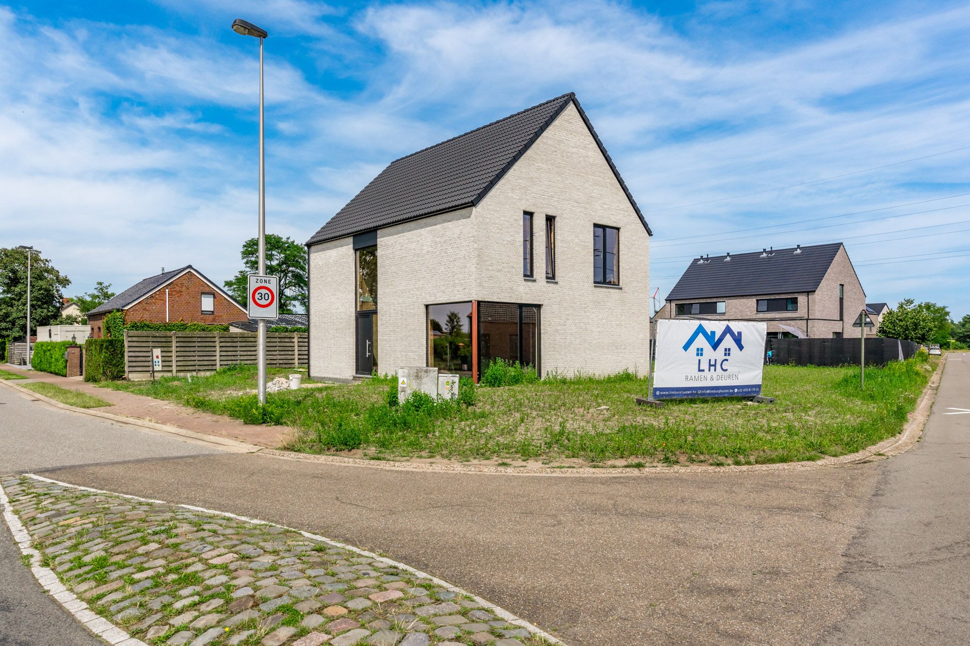 ROYALE CASCO-WONING MET EEN HEERLIJK LICHTRIJKE WOONKAMER MET OPEN KEUKEN EN AANSLUITEND DE BERGPLAATS, 3 SLAAPKAMERS (MEER MOGELIJK), EEN RUIME BADKAMER EN VOLLEDIG ONDERKELDERD MET DAGLICHT!! EEN HEERLIJK RUIM HUIS MET UNIEKE KELDERVERDIEPING, EEN LEUKE TUIN OP 6A 30CA, OP EEN GEGEERDE LOCATIE IN PELT!  foto 7