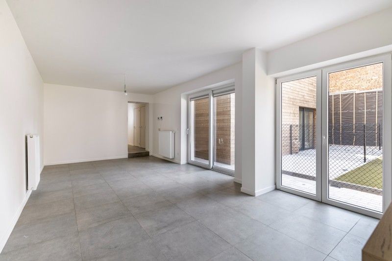 Volledig gerenoveerd, gelijkvloers appartement  met tuin en parkeerplaats TE KOOP in Beveren-Leie! foto 7