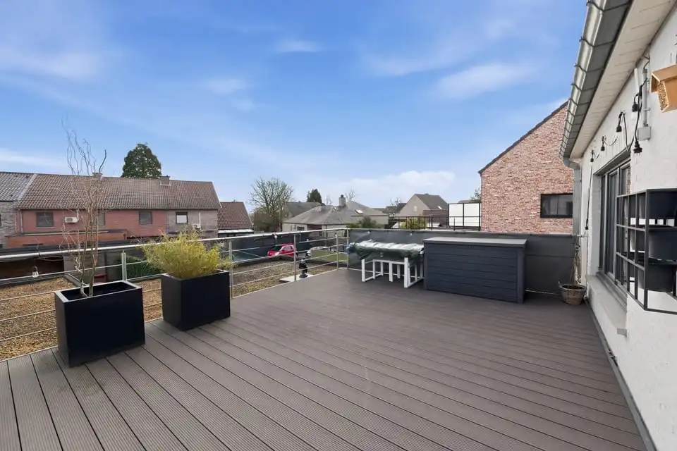 KNAP APPARTEMENT MET 3 SLKS EN EEN RUIM TERRAS IN BILZEN-HOESELT foto 2