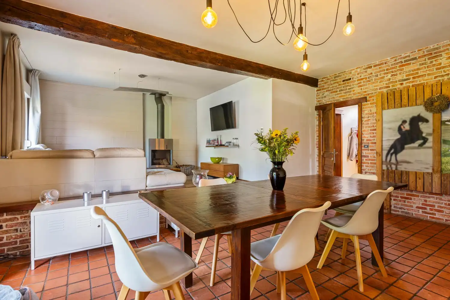 Karaktervolle hoeve met 4 slaapkamers, magazijn en ruime tuin te Lint foto 3