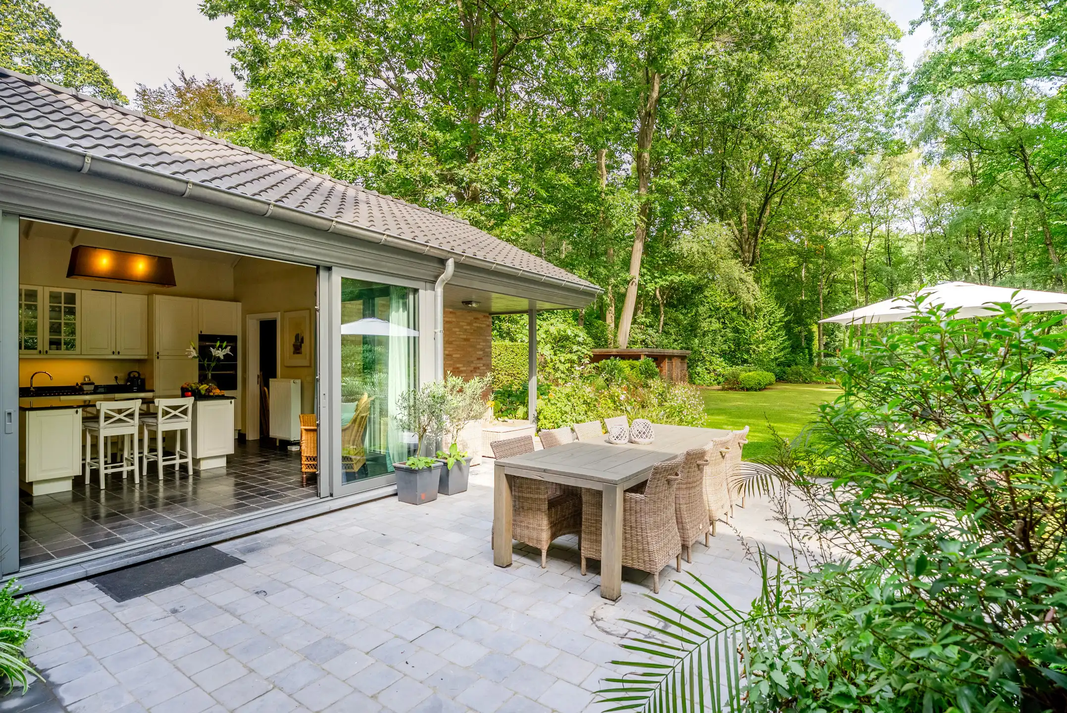 Prestigieuze villa met afzonderlijke woonunit en royale tuin nabij de Kalmthoutse Heide foto 55