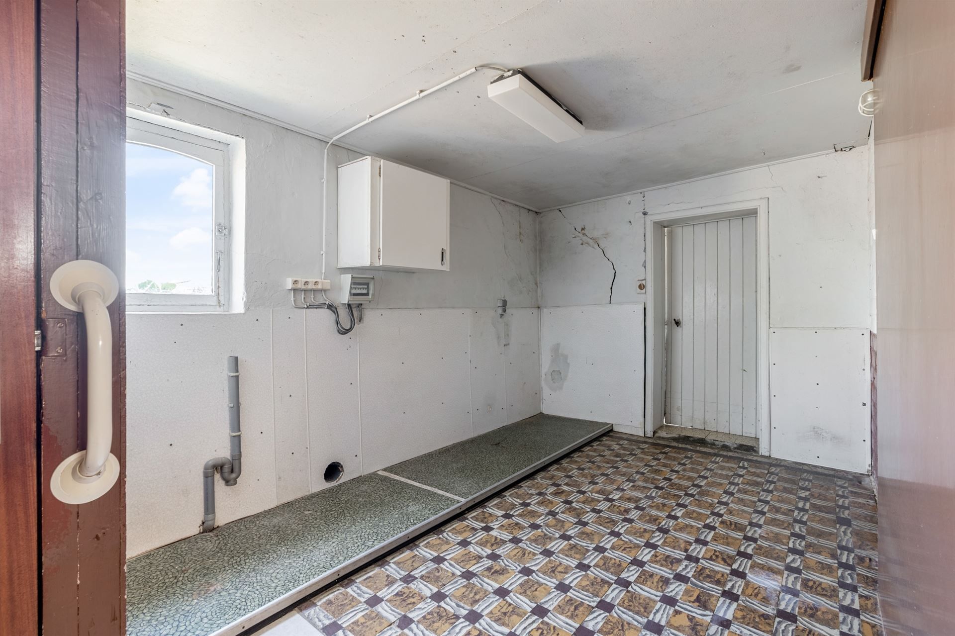 Te renoveren vierkantshoeve met weilanden foto 23
