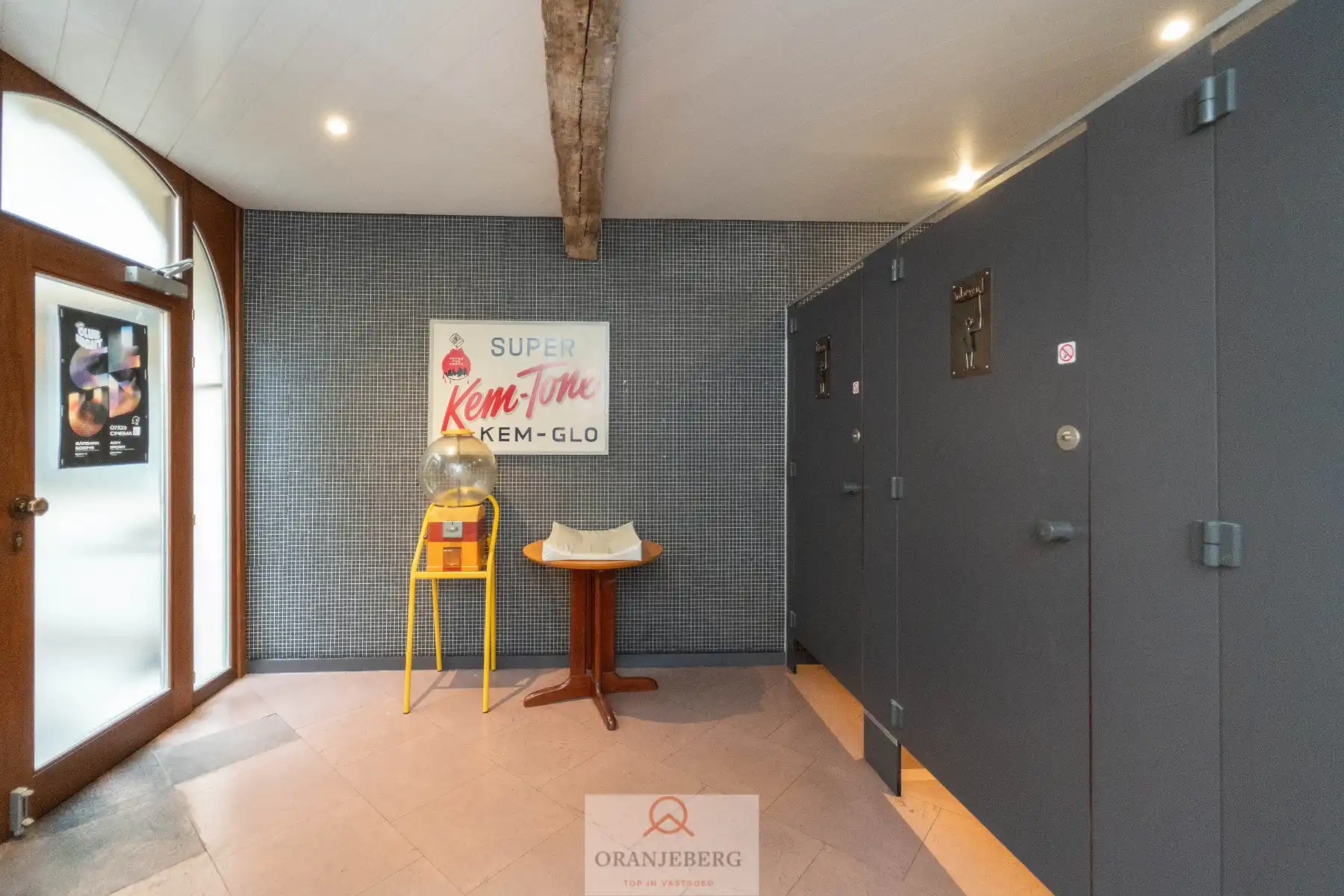 Handelspand in historisch gebouw aan de Vrijdagmarkt foto 22