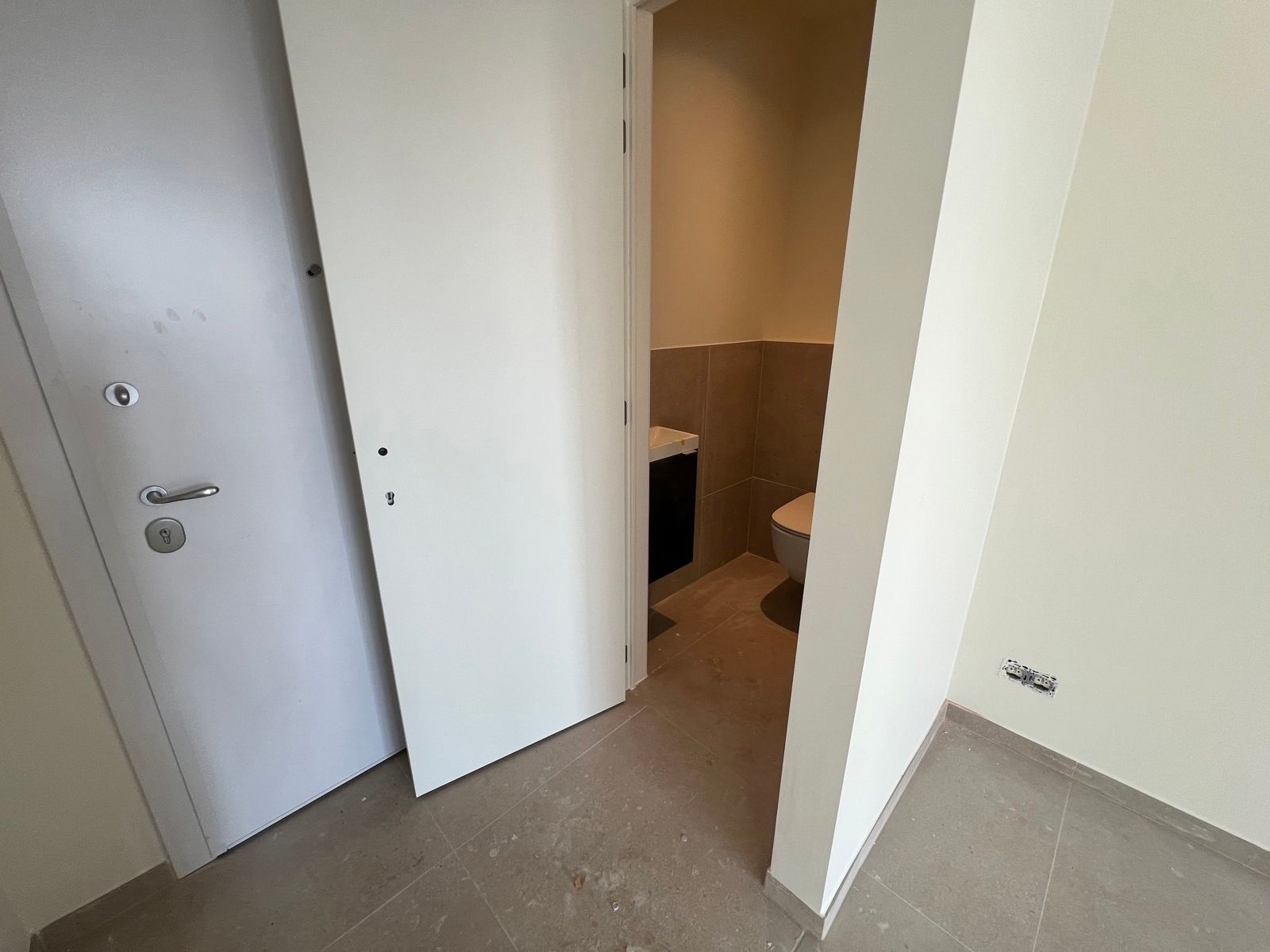 Luxueus nieuwbouw GLV met 1 slpk, terras, berging en parking foto 3