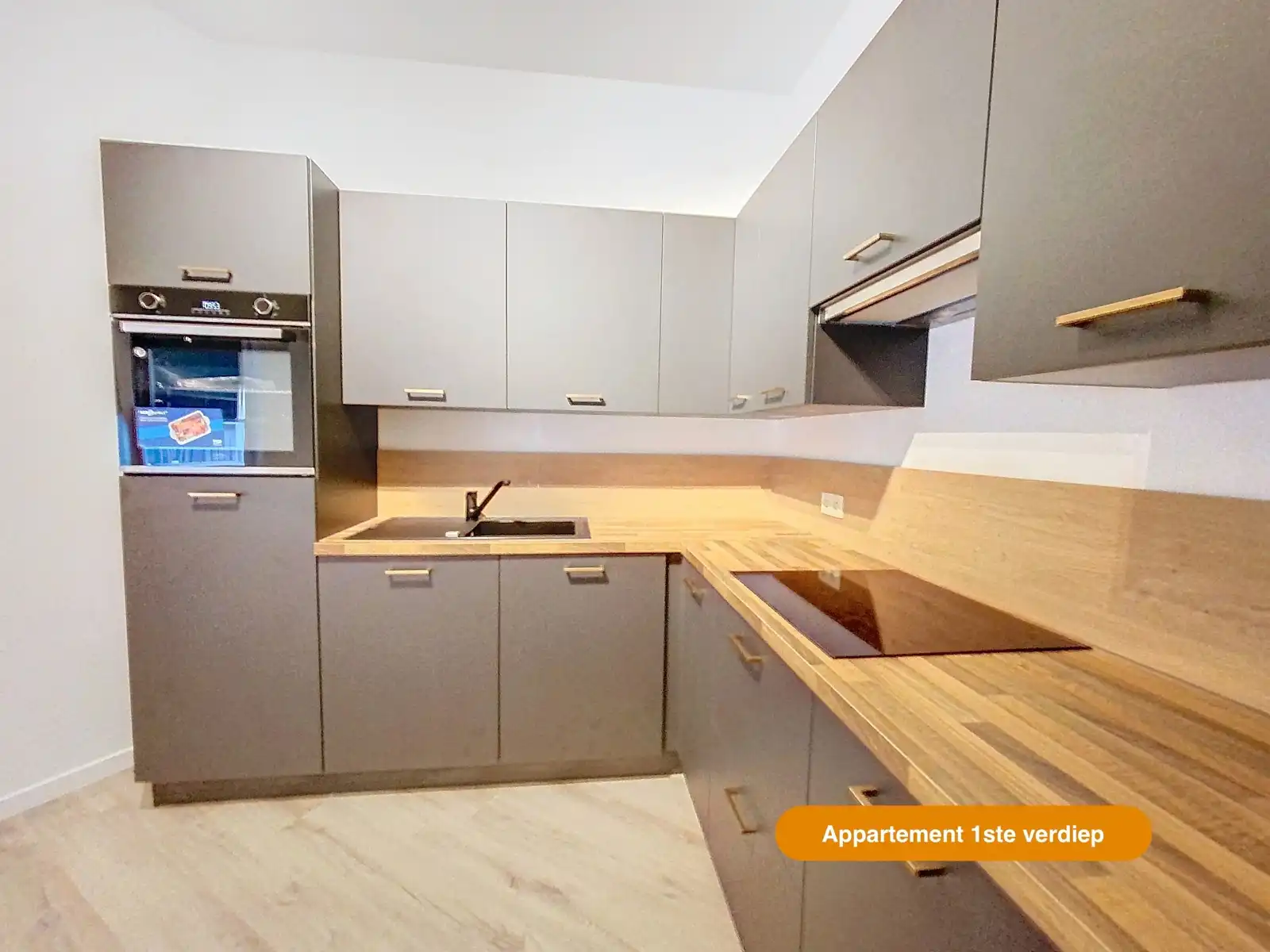 Unieke opbrengsteigendom met 2 appt + handel foto 10