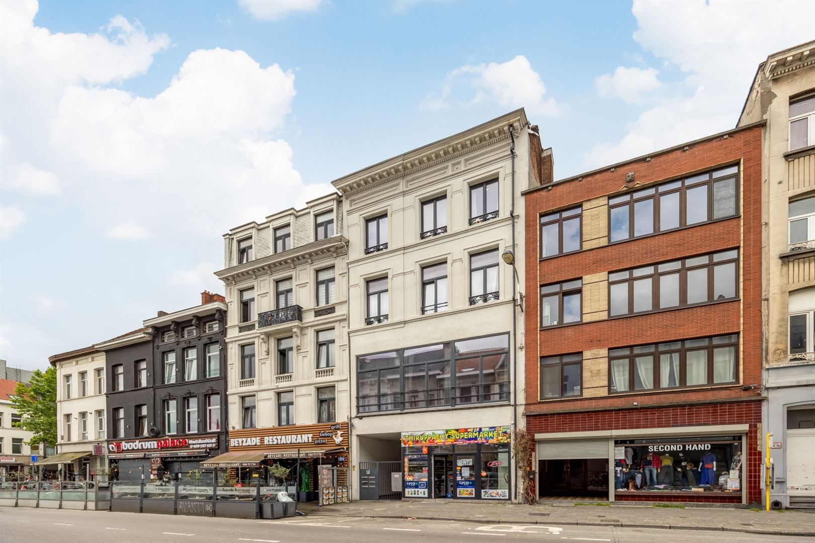 Appartement met 2 slaapkamers en gigantisch Zuid-gericht terras foto {{pictureIndex}}