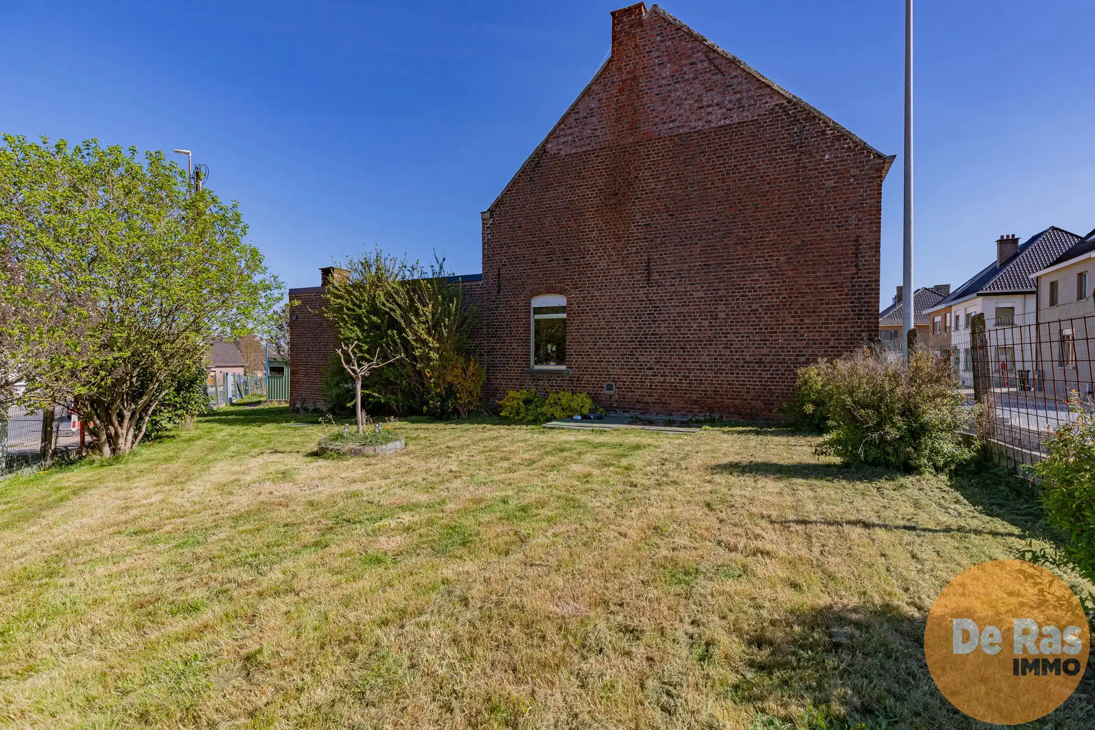 HAALTERT - Renovatiepand met veel mogelijkheden/tuin/:garage foto 3