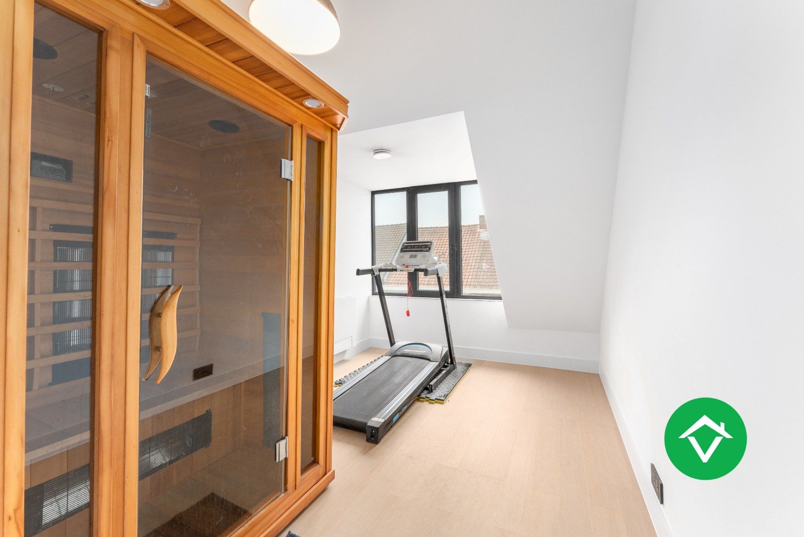 Hoog gerenoveerde woning met tuin en 4 slaapkamers te Roeselare foto 27