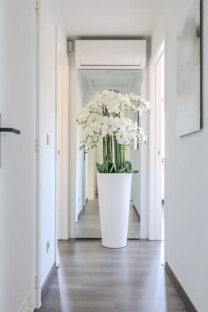 Stijlvolle, instapklare woning met vier slaapkamers, twee badkamers en verwarmd zwembad te koop in Lanaken foto 60