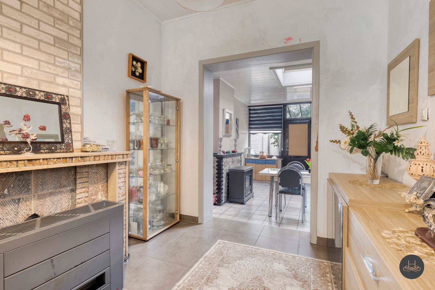 Knappe renovatiewoning met binnenplaats en 4 slaapkamers foto 6