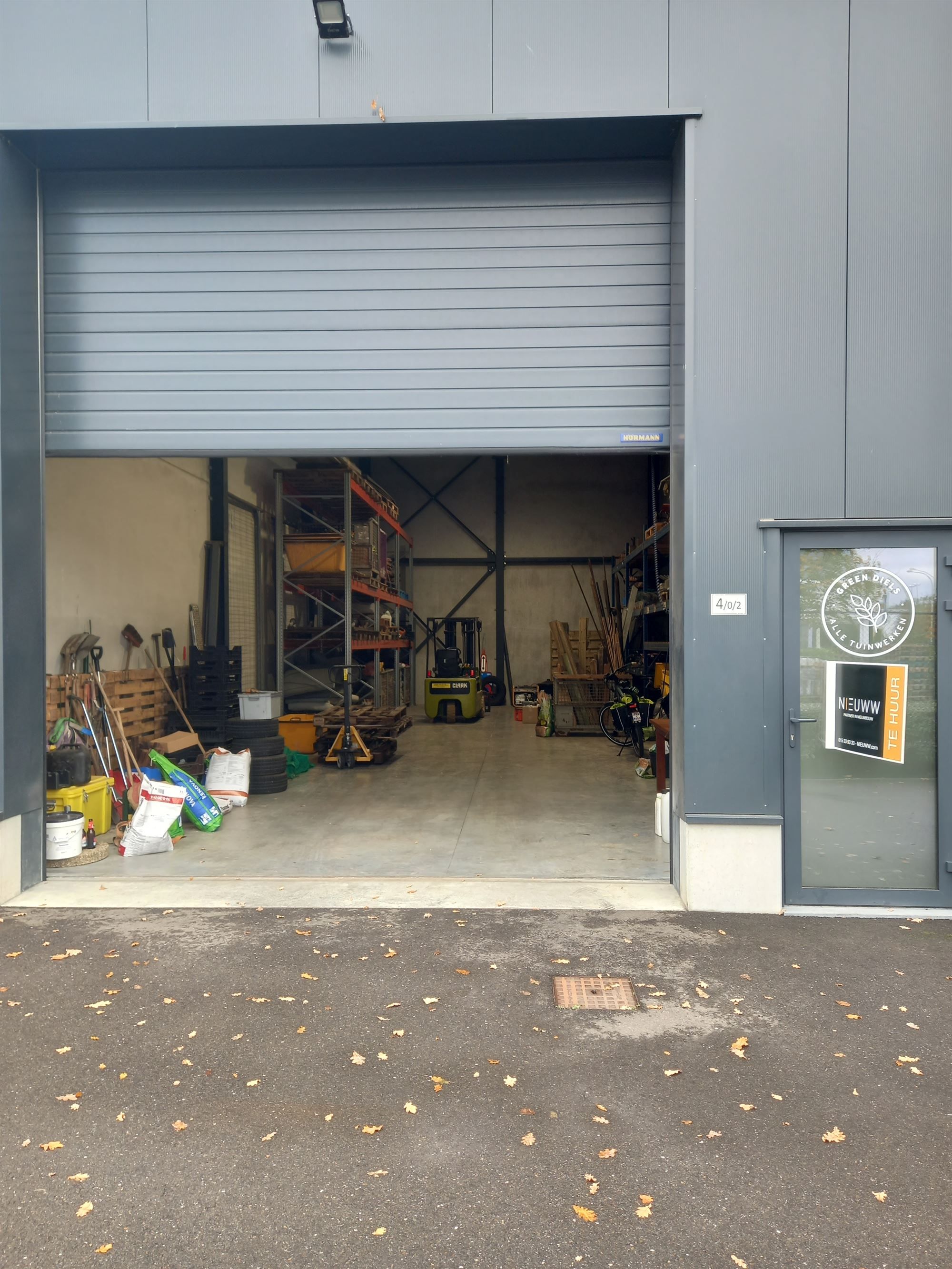 Opslagruimte foto {{pictureIndex}}