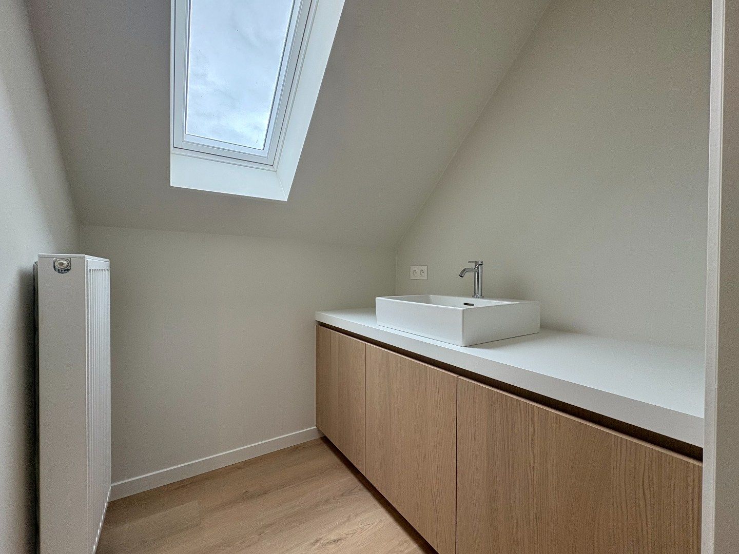 Volledig gerenoveerde woning met hoogwaardige, stijlvolle materialen te koop in Kuurne. foto 20