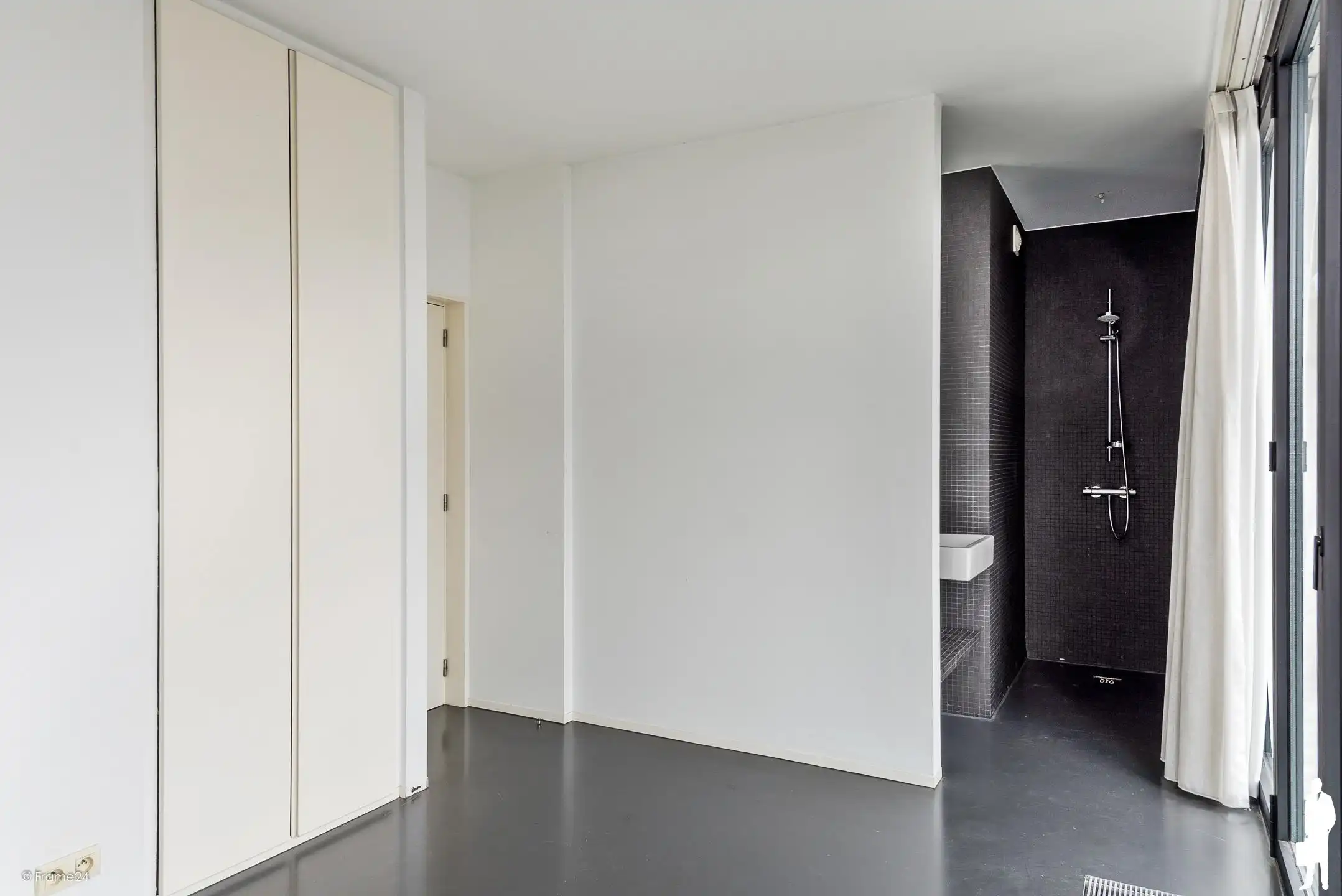 Luxe-loft (ca 90m²) gelegen in de Henri Van Heurckstraat. foto 7