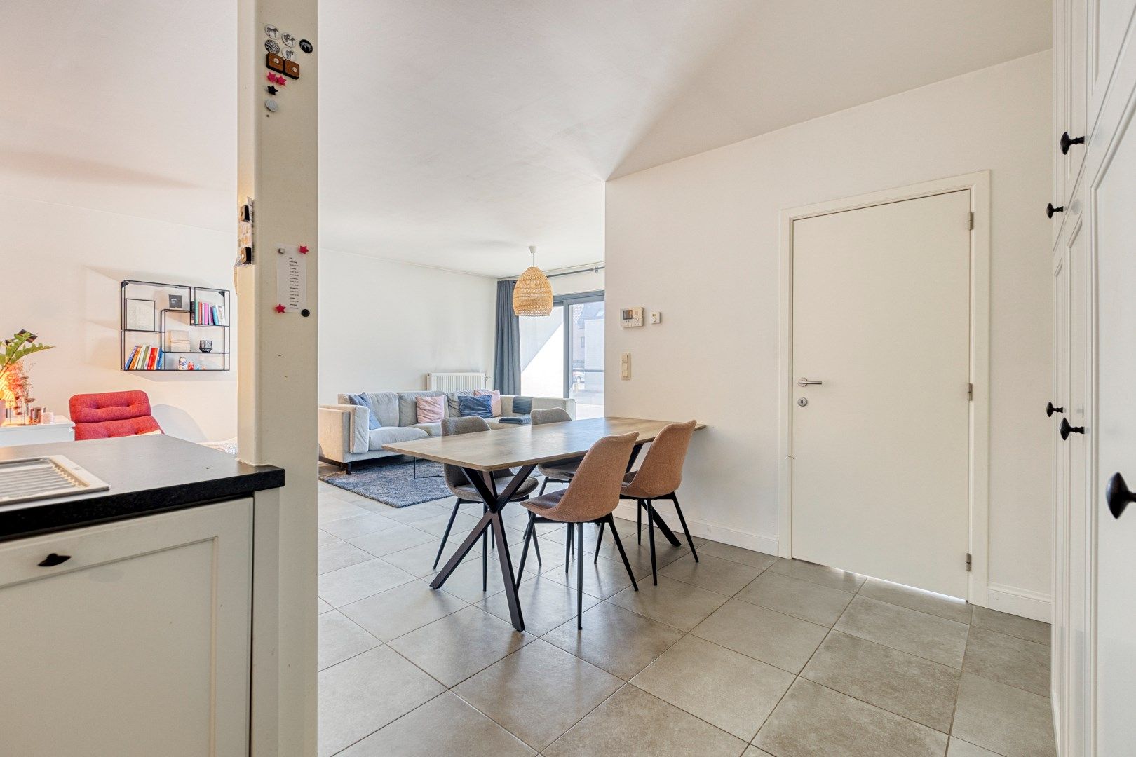 Instapklaar gelijkvloers appartement met 3 slpks, kelderberging en parking te OLV Olen ! foto 10