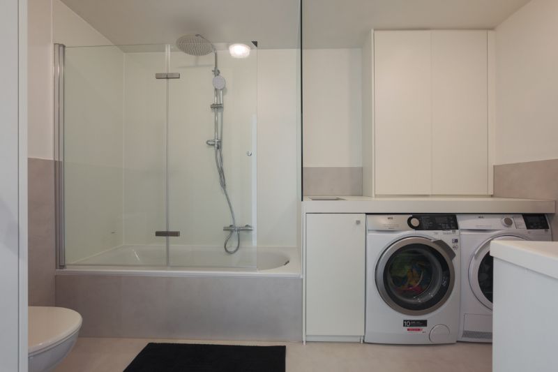 Rustig en toch centraal gelegen, instapklare,  halfopen woning met 4 slaapkamers, tuin en zeer ruime garage (energielabel B, elektriciteit goedgekeurd, zonnepanelen...) foto 7